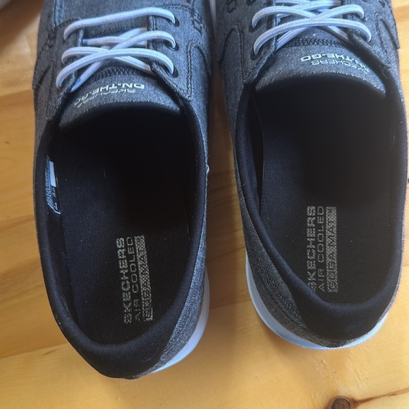 NIB** Skechers slip in size 9 - Picture 6 of 7